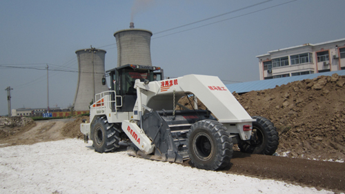 WR2100L，濱州工業(yè)場地灰土拌和